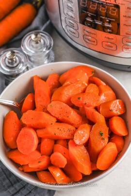 bowl of Instant Pot Carrots